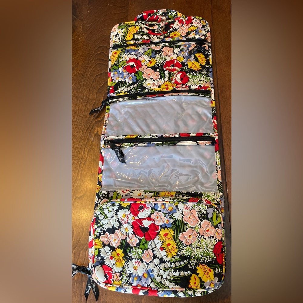 Vera Bradley Toiletry Bag in Very Good Condition Poppy Fields pattern